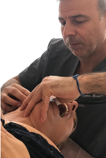 Trattamento osteopatico dei dolori articolari dentali Christophe chambon